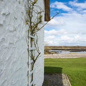 Dunguaire Thatched Holiday home