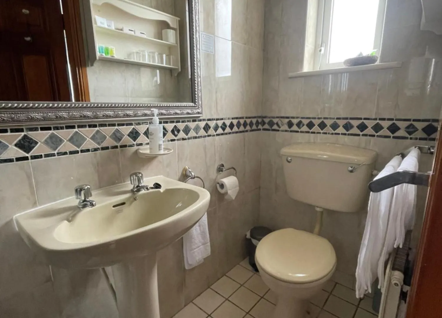 Ardawn House Bed & Breakfast Galway 5*,